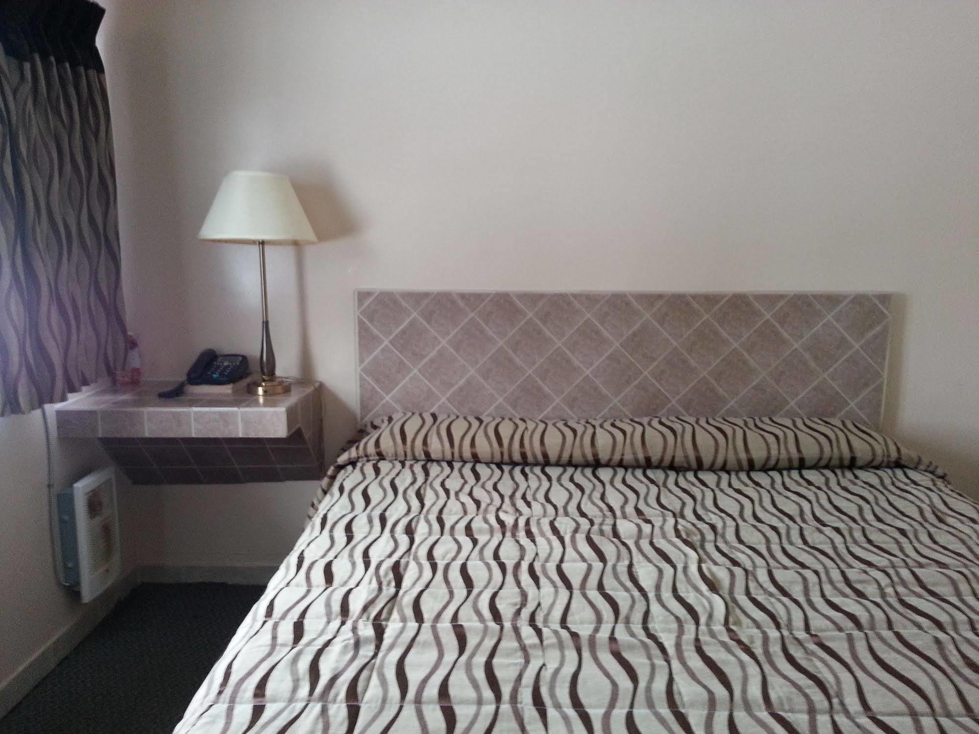 Ancaster Pleasant Stay Motel מראה חיצוני תמונה